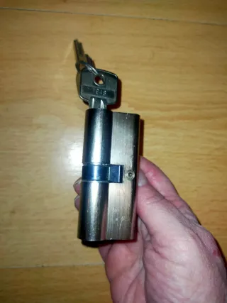 Bombín de cerradura marca Ocariz