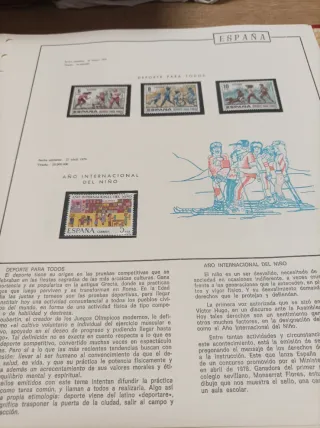 22 (2) sellos 1977 con hojas y filoestuches origin