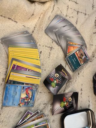 Pack Cartas Pokémon + Latas Coleccionables