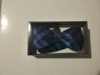 Pajarita azul marino a cuadros