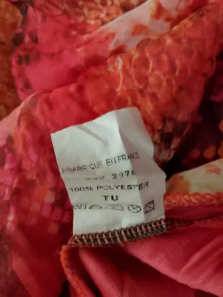 Top fantasia allacciato al collo