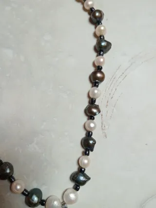 Collar Perlas Negras y blancas, yin-yang