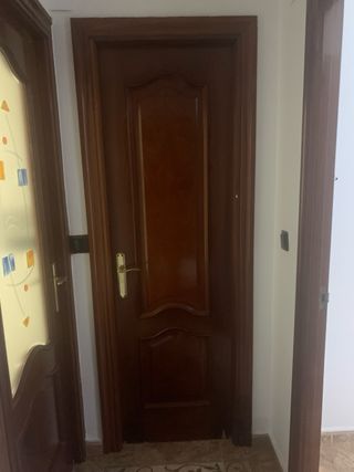 7 Puertas Macizas Madera Oscura