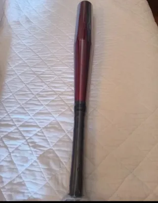 Bate de béisbol rojo