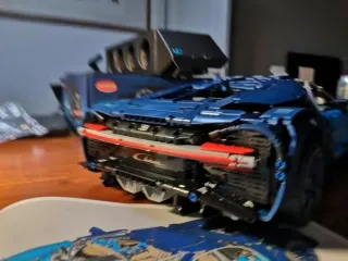 Lego Technic Bugatti Chiron 42083