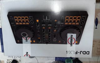 DJ Pioneer FLX4 con funda y cables