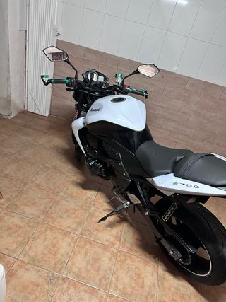 Kawasaki Z750 Naked