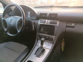 Mercedes-Benz Clase C 2005