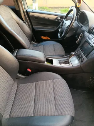 Mercedes-Benz Clase C 2005