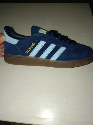 Adidas Spezial Azul Marino y Marrón