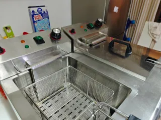 Freidora Industrial Doble Cuba 220V