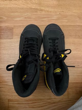 Nike Blazer Mid '77 Negro/Amarillo