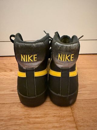 Nike Blazer Mid '77 Negro/Amarillo