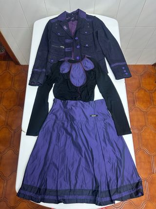 Conjunto 3 piezas: Chaqueta, blusa y falda