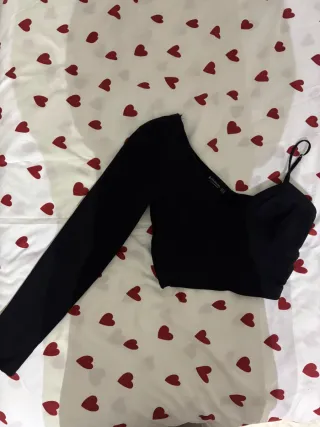 Top negro asimétrico