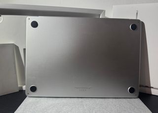 Apple MacBook 15,3 Argento