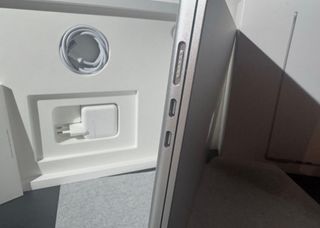 Apple MacBook 15,3 Argento