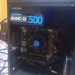 Torre Ordenador Negra