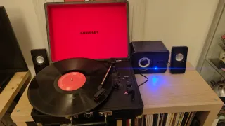 Tocadiscos Crosley + Altavoces externos 2.1