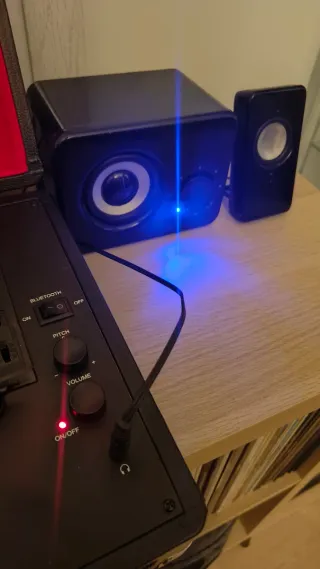 Tocadiscos Crosley + Altavoces externos 2.1