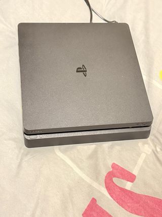 PS4 1TB Rosa Tanooki Edición Especial
