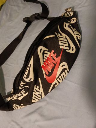 Riñonera Nike Negra