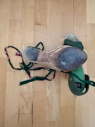 Sandalias D&G cuña esparto lazo verde
