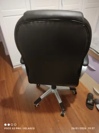 Sillón de oficina negro REGULABLE EN ALTURA Y RECL