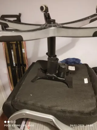 Sillón de oficina negro REGULABLE EN ALTURA Y RECL