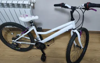Bicicleta niña blanca