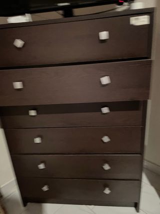 Cajonera de madera marrón