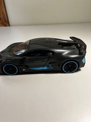 Coche juguete Bugatti divo