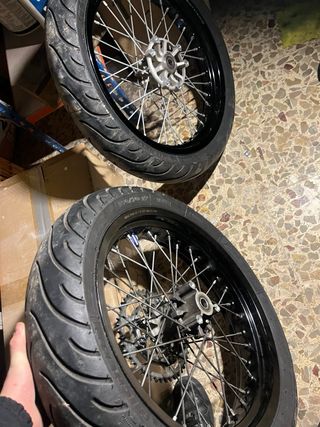 Llantas Morad 17' en perfecto estado