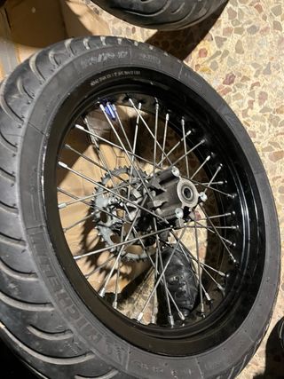 Llantas Morad 17' en perfecto estado