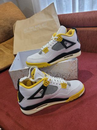 Jordan 4 Retro Blanco Amarillo