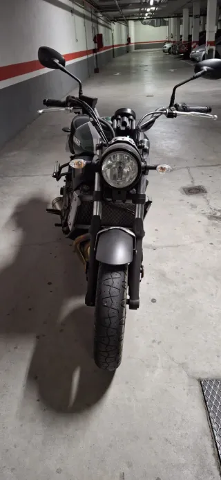 Moto Yamaha XSR 700 (35kw)