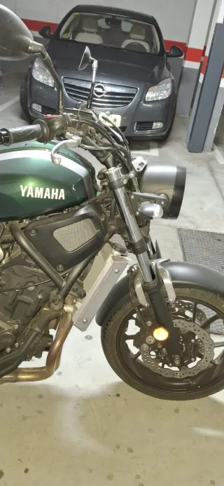 Moto Yamaha XSR 700 (35kw)