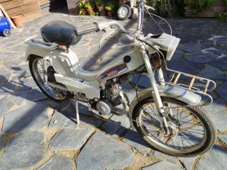 Mobylete para restaurar,