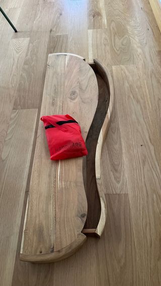 Estante de pared con cajón en madera de acacia.