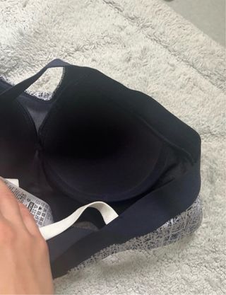 Top sportivo con stampa geometrica