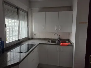 Cocina blanca de madera