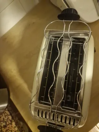 Tostadora Russell Hobbs crema