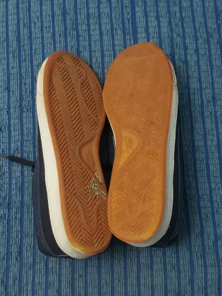 Scarpe uomo Nike blu 43 a 7€.