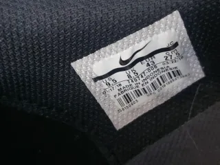 Scarpe uomo Nike blu 43 a 7€.