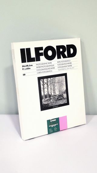 Papel Ilford Multigrade IV FB Glossy 24x30,5. 50h