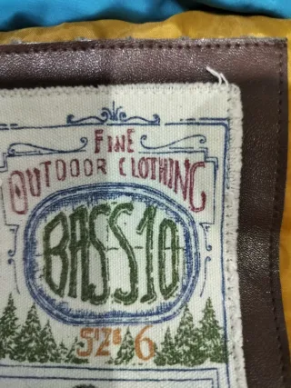 Chaleco de niño con capucha