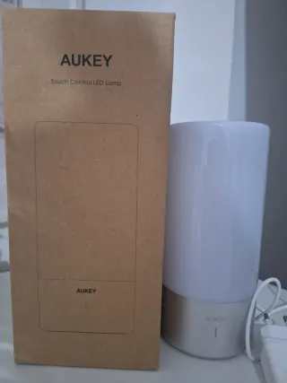 Lámpara LED táctil base plateada