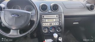 Ford Fiesta 2004