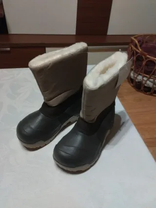 Botas de nieve forradas beige y negras