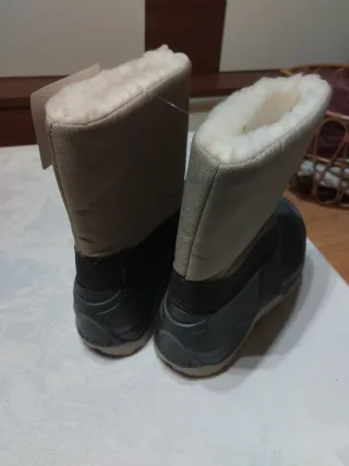 Botas de nieve forradas beige y negras
